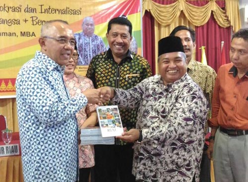Gubri Beri Kuliah Umum di Dihadapan Mahasiswa STMIK-AMIK Dumai